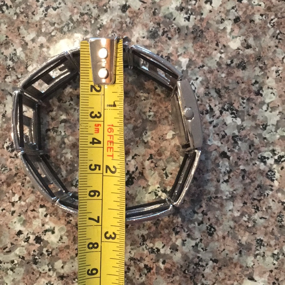 Classy slip on bracelet/watch/batt.-included! - Picture 4 of 6